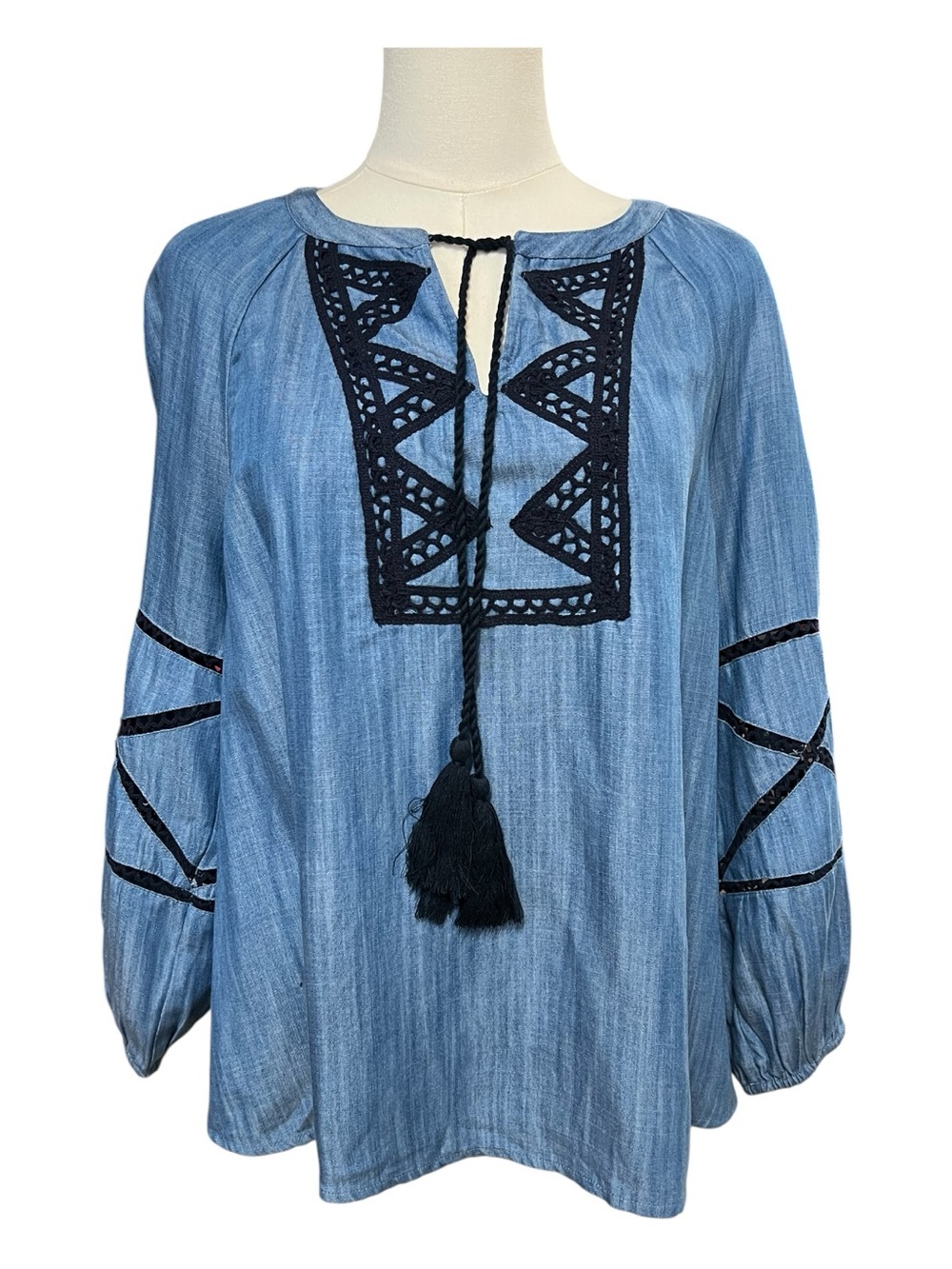 EUC+ Crown & Ivy Blue Denim Embroidered Peasant Blouse | Size S